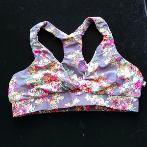 Cleo the Hurricane top